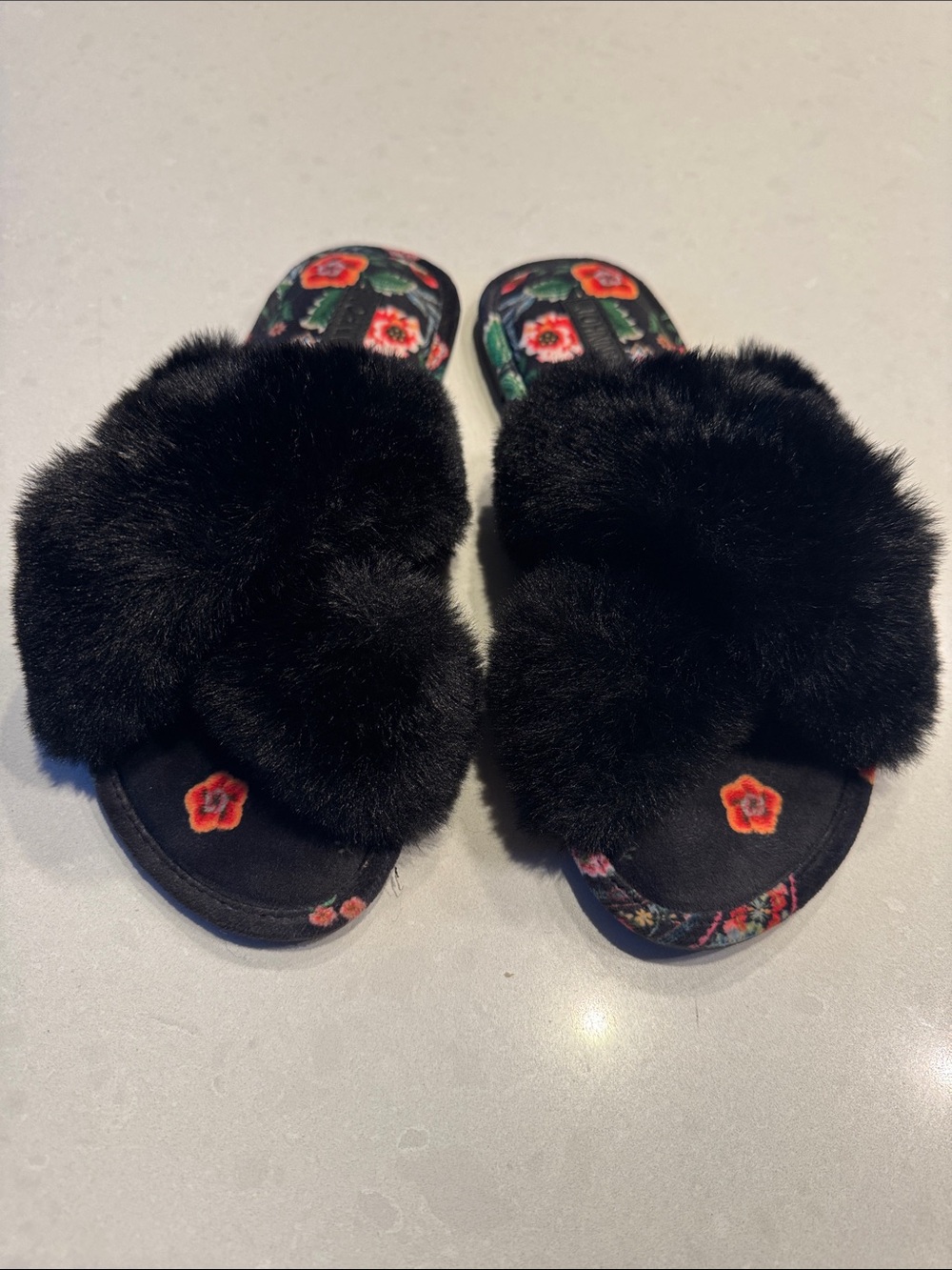 Johnny Was ardell Black Faux Fur Floral Slides